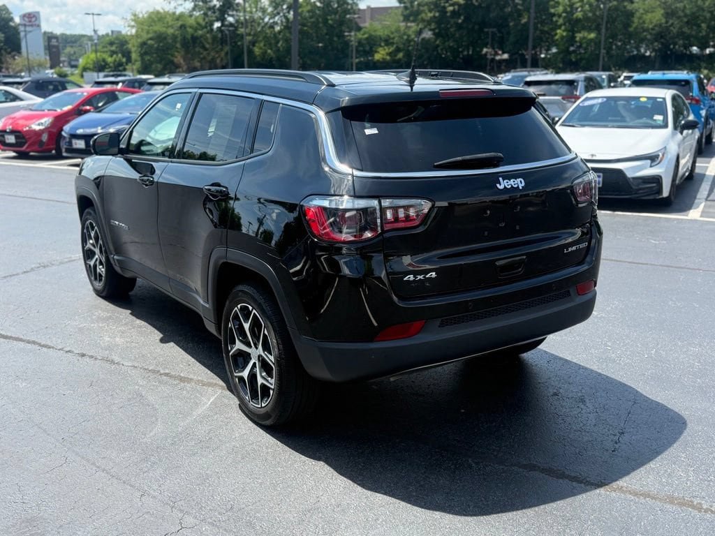 Used 2024 Jeep Compass Limited AWD/4WD image 4