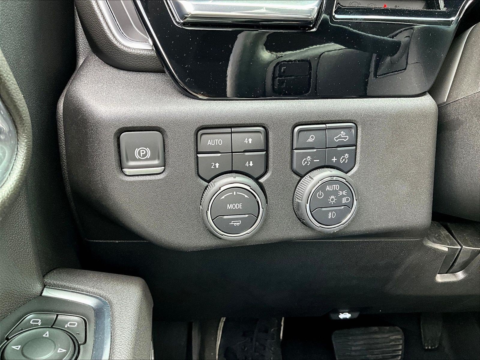 Used 2025 Chevrolet Silverado 3500 LTZ w/ Trail Boss Package AWD/4WD image 19