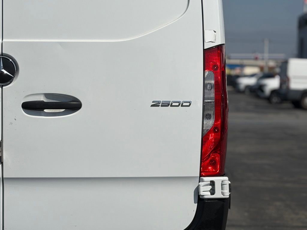 Used 2023 Mercedes-Benz Sprinter 2500 w/ Acoustic Package image 11