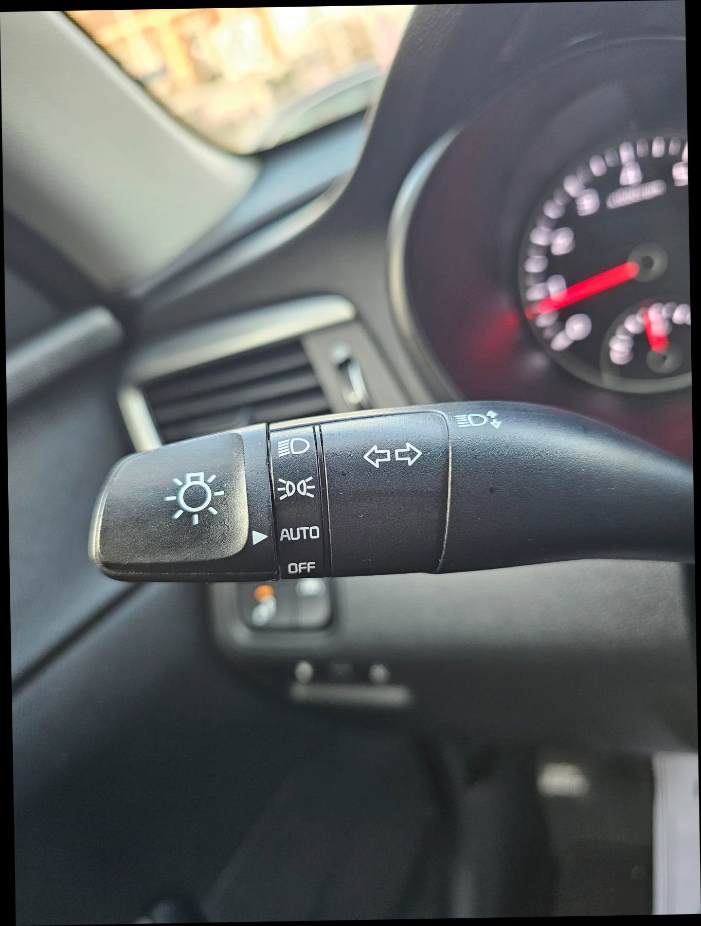 Used 2020 Kia Optima SE image 19