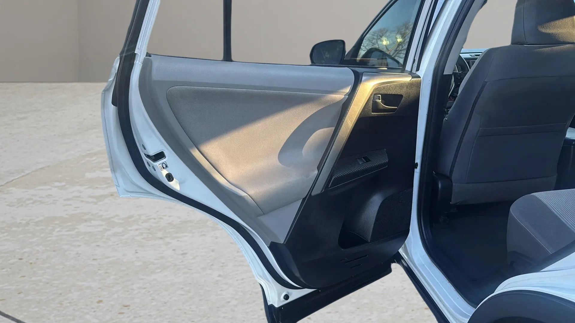 Used 2013 Toyota RAV4 XLE AWD/4WD image 26