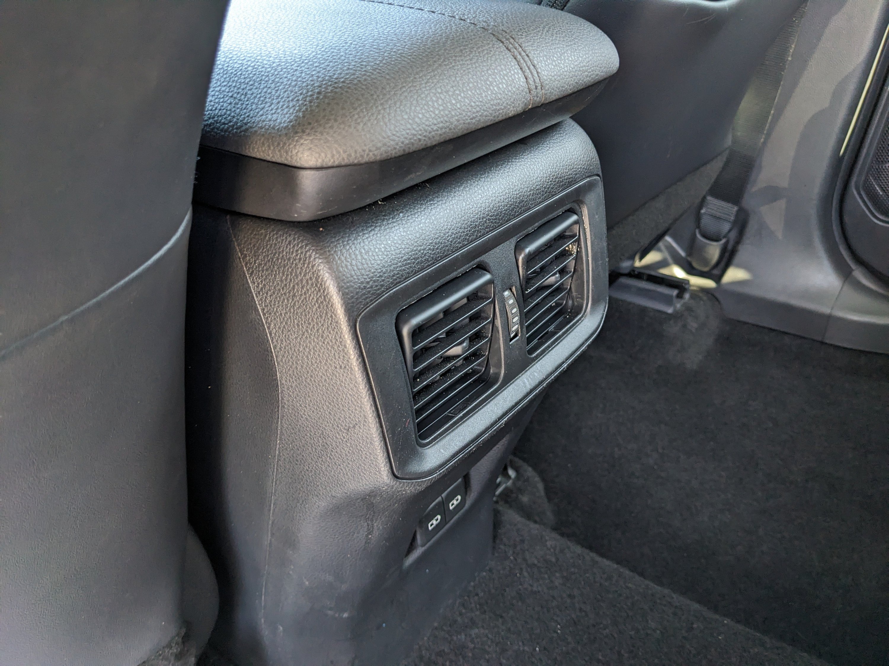 Used 2024 Toyota RAV4 XLE Premium FWD image 24