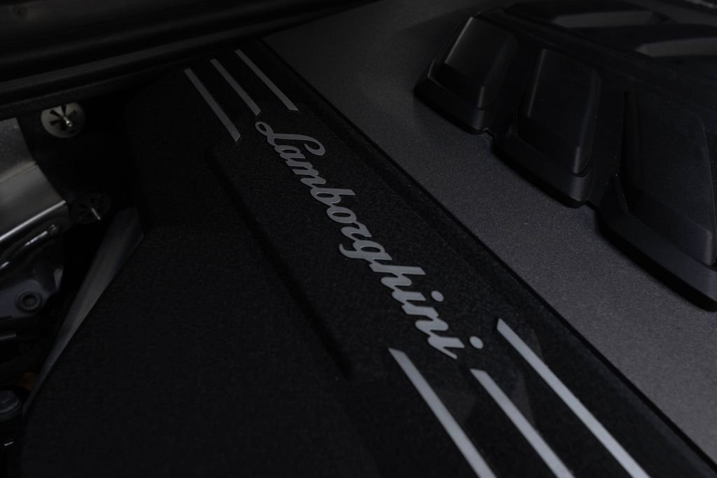 Used 2024 Lamborghini Urus Performante AWD/4WD image 86