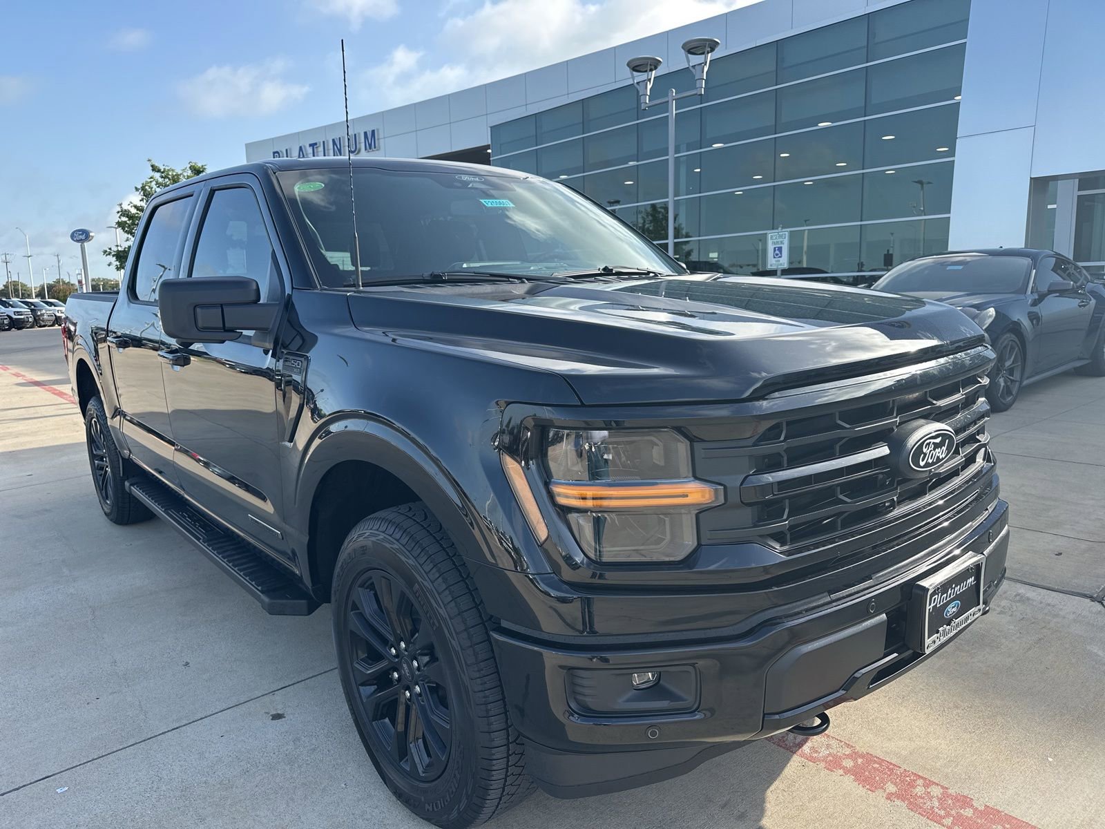 New 2025 Ford F150 XLT w/ Equipment Group 302A MID