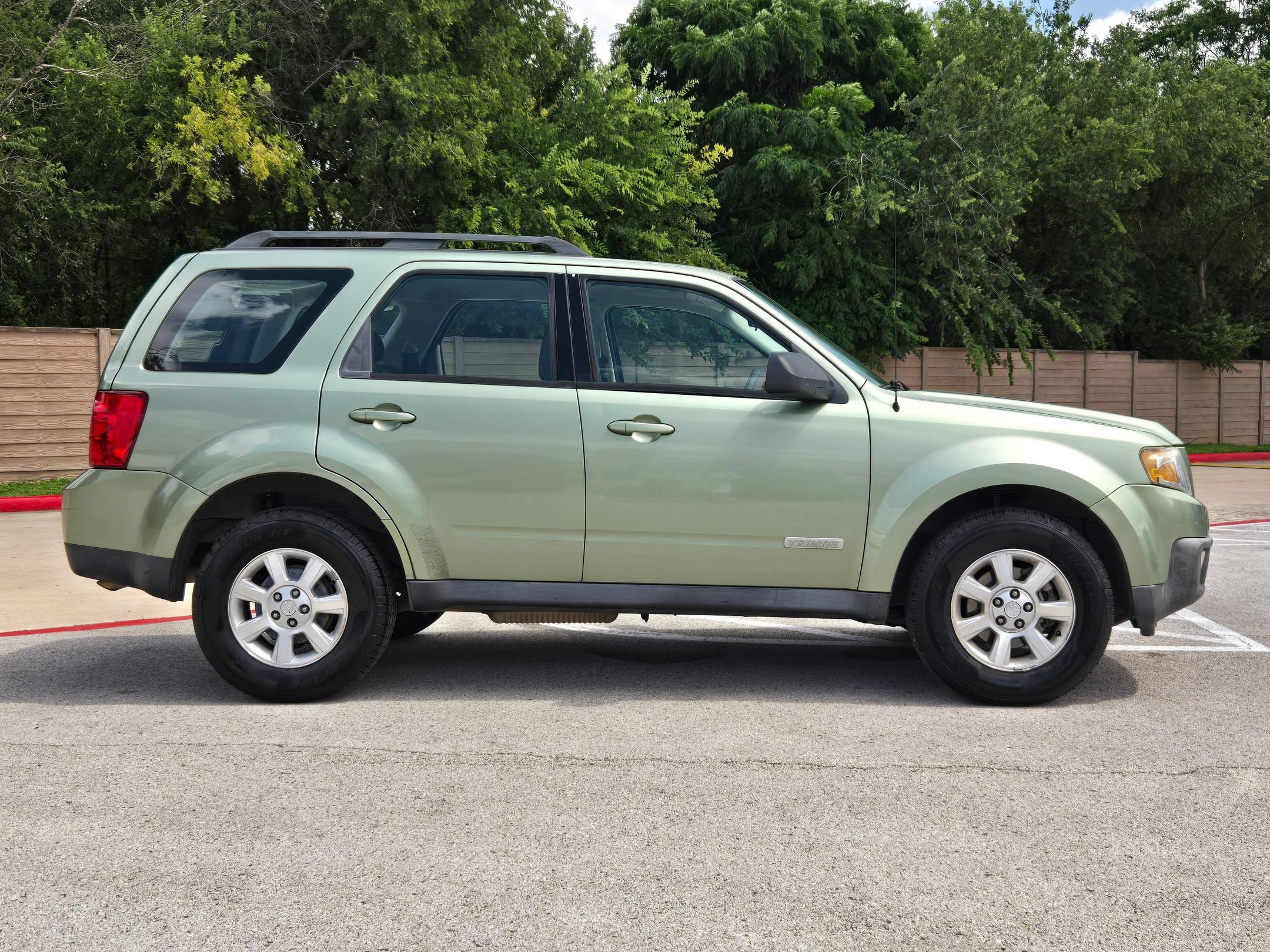 Used 2008 MAZDA Tribute s w/ Towing Pkg FWD image 2