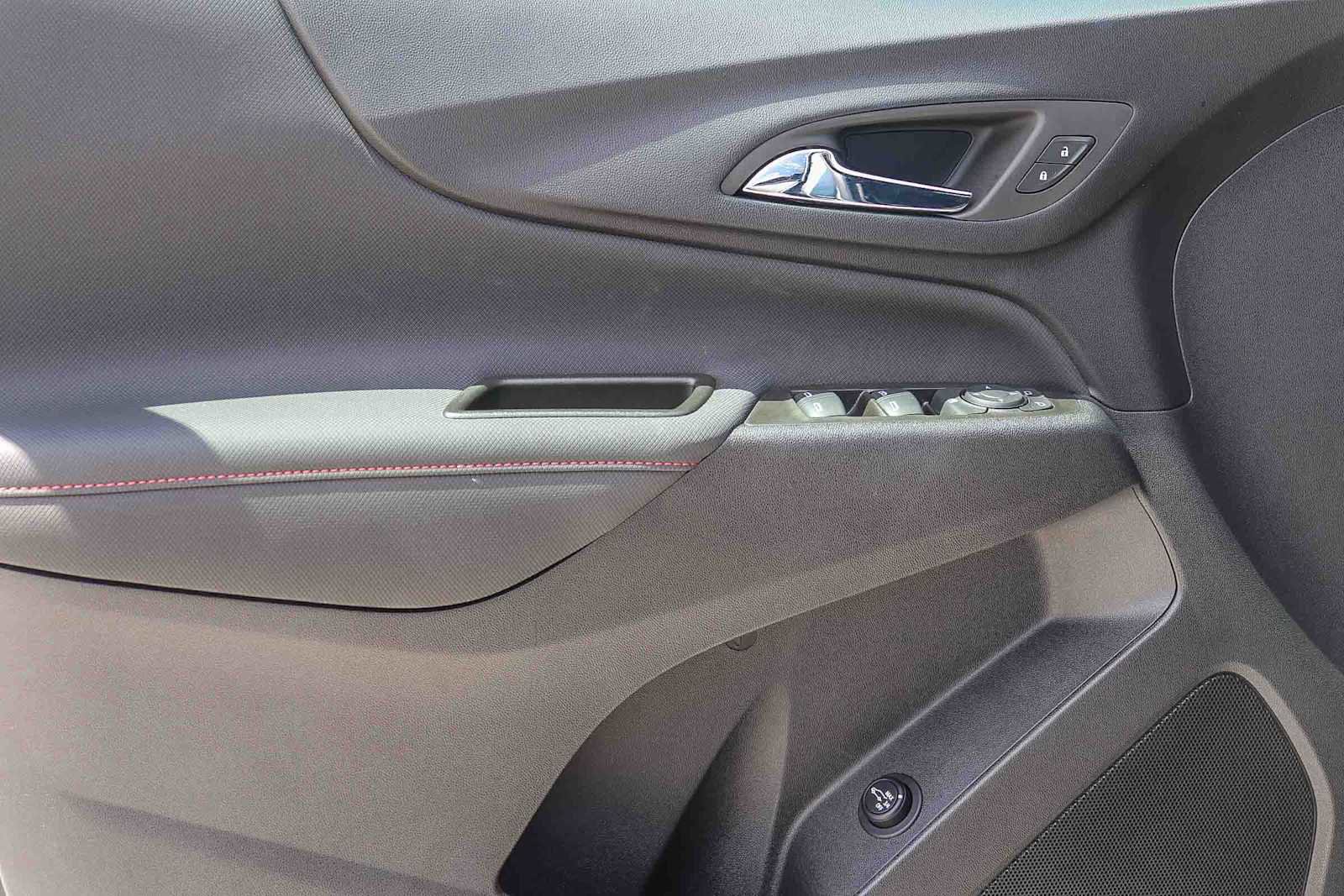 Used 2023 Chevrolet Equinox RS image 24