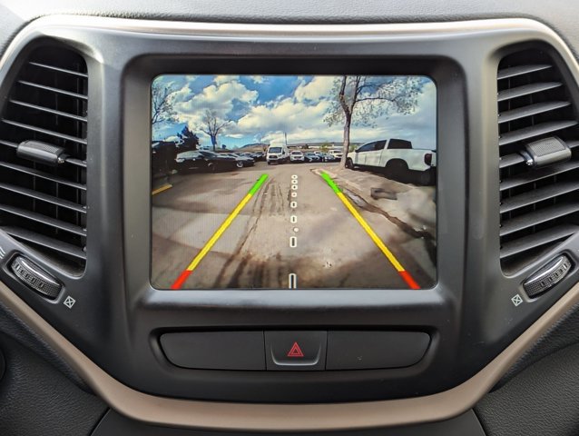 Used 2017 Jeep Cherokee Latitude w/ Cold Weather Group image 13