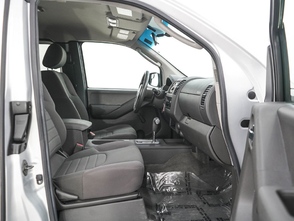 Used 2009 Nissan Frontier SE RWD image 11