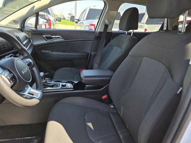 Used 2025 Kia Sportage LX FWD image 25