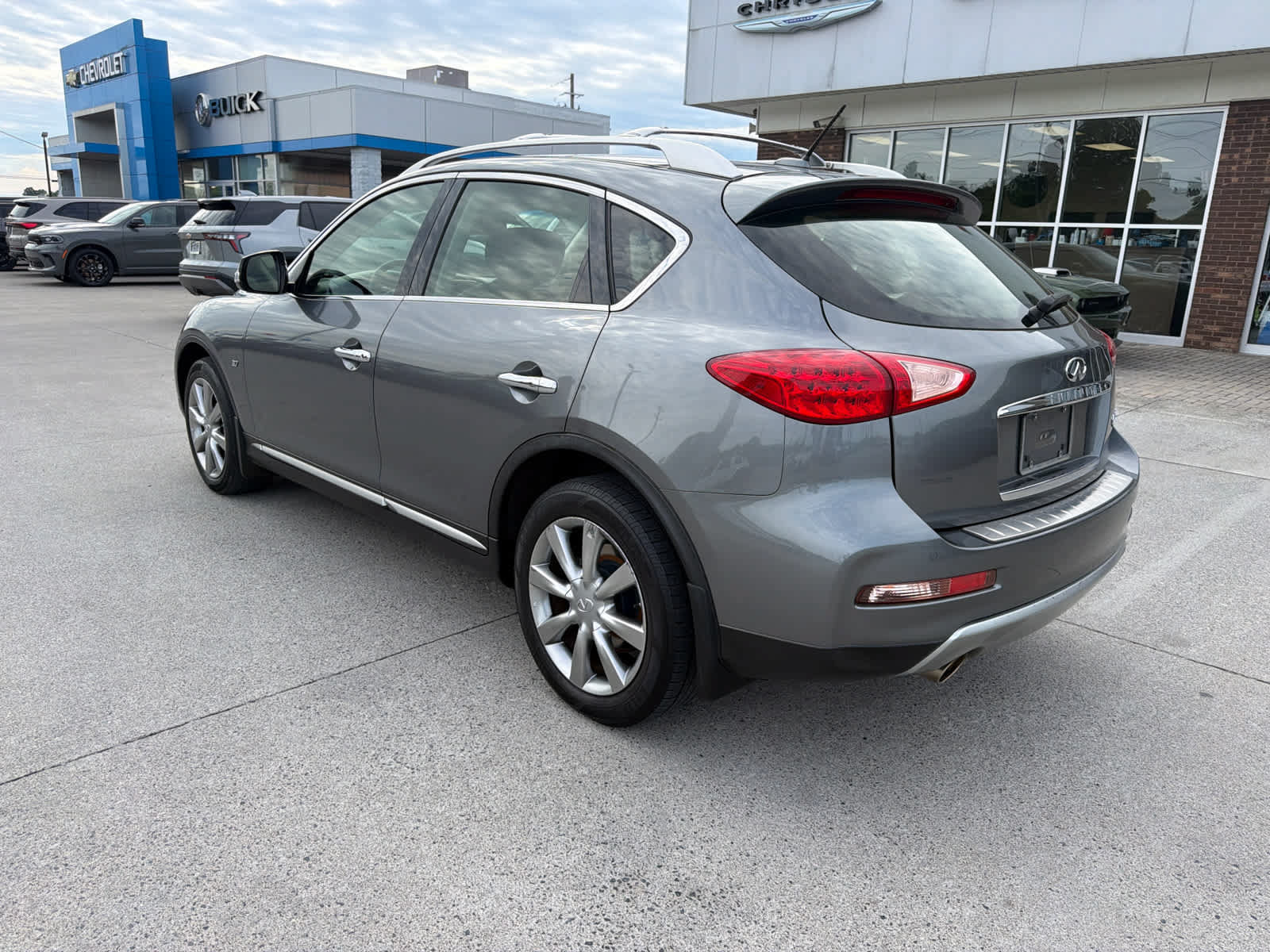 Used 2017 INFINITI QX50 AWD w/ Premium Plus Package image 3