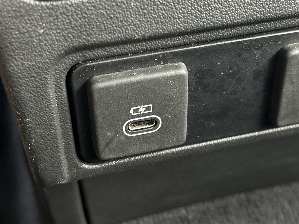 Used 2024 Jaguar F-PACE R-Dynamic S image 22