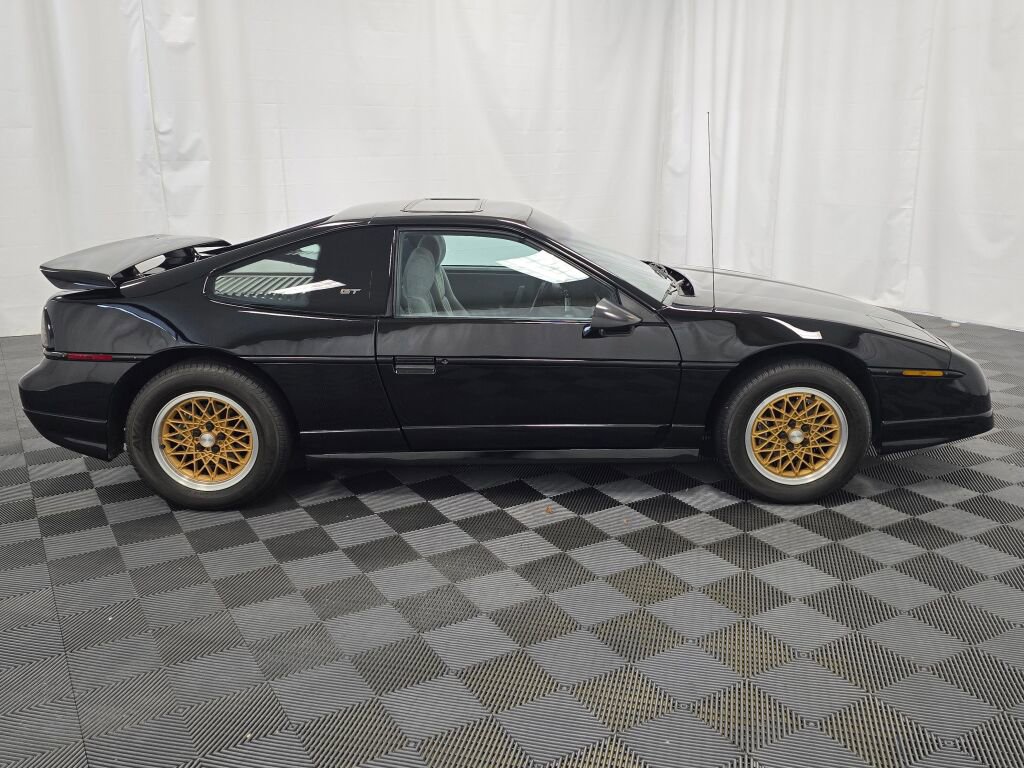 Used 1988 Pontiac Fiero GT image 6