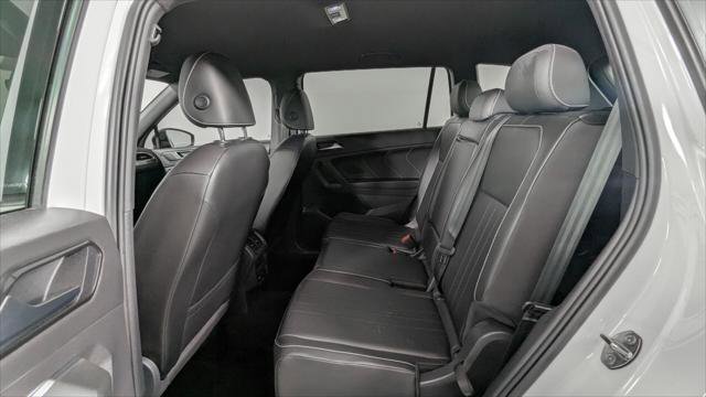 Used 2022 Volkswagen Tiguan SE R-Line FWD image 17