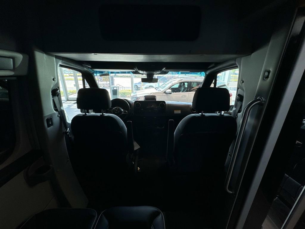 Used 2025 Mercedes-Benz Sprinter 3500 image 10