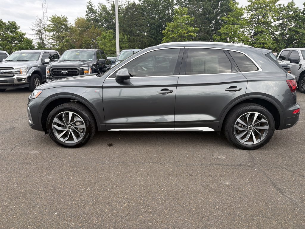 Used 2023 Audi Q5 2.0T Premium w/ Convenience Package AWD/4WD image 2
