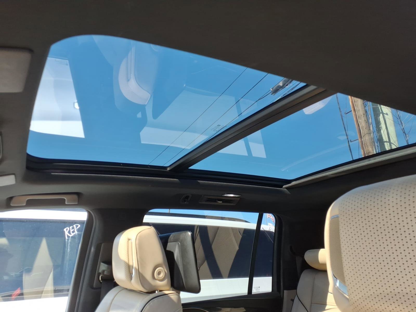 Used 2021 Cadillac Escalade ESV Premium Luxury w/ Performance Package image 24