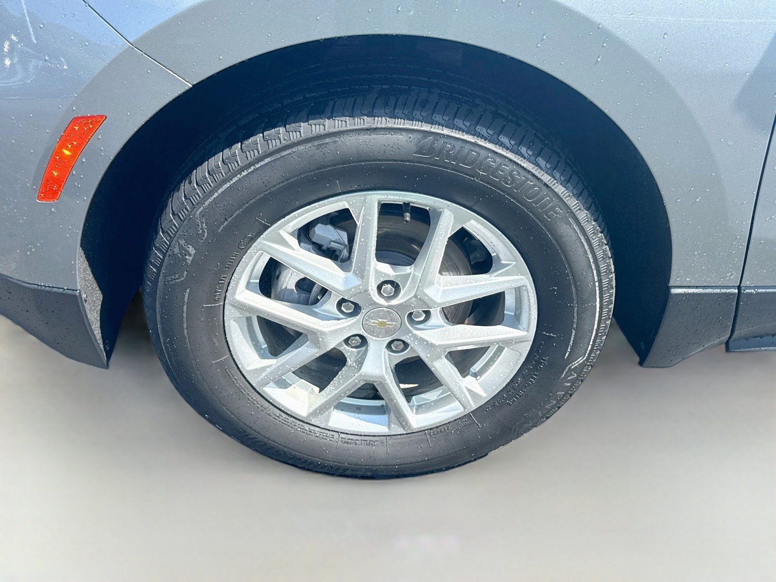 Used 2023 Chevrolet Equinox LT AWD/4WD image 32