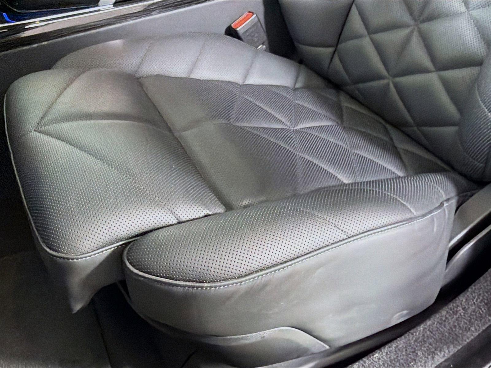 Used 2025 BMW 740i xDrive image 23