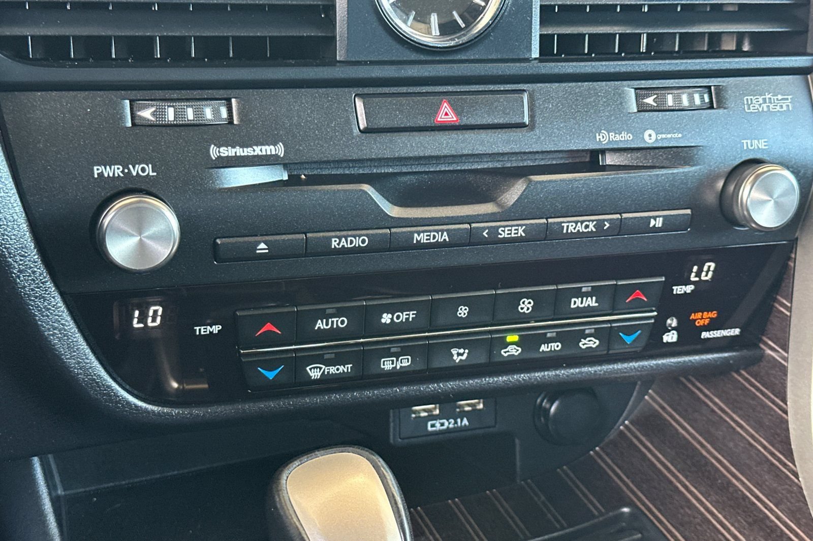 Used 2020 Lexus RX 450h AWD w/ Luxury Package image 18