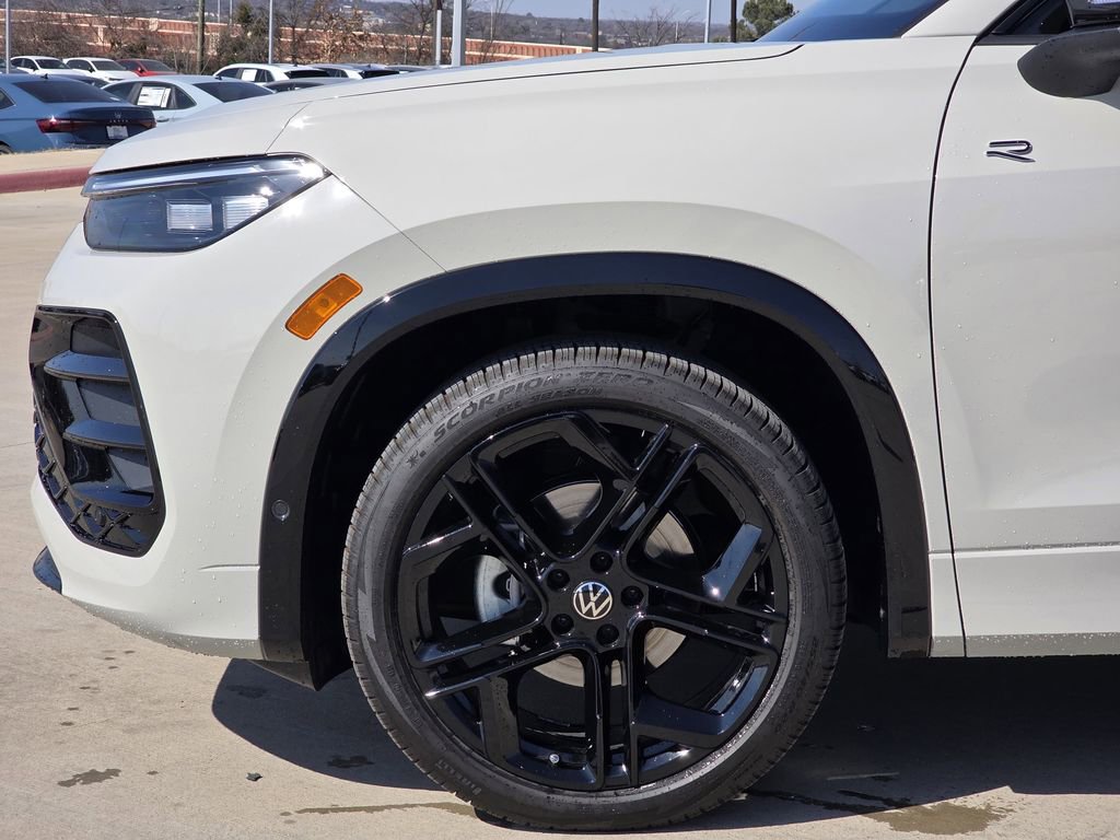 New 2026 Volkswagen Tiguan SE R-Line image 5