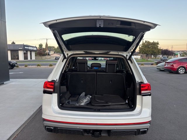 Used 2024 Volkswagen Atlas Peak Edition SEL image 8