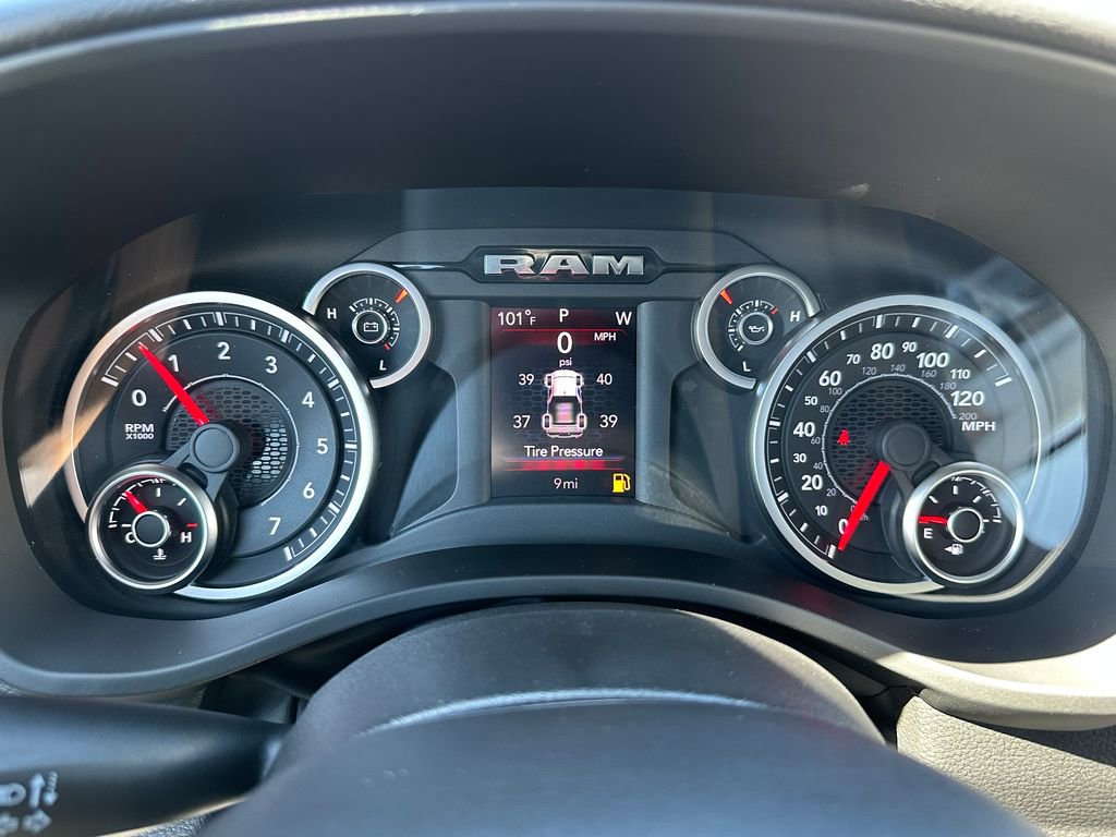 New 2026 RAM 1500 4x4 Crew Cab image 25