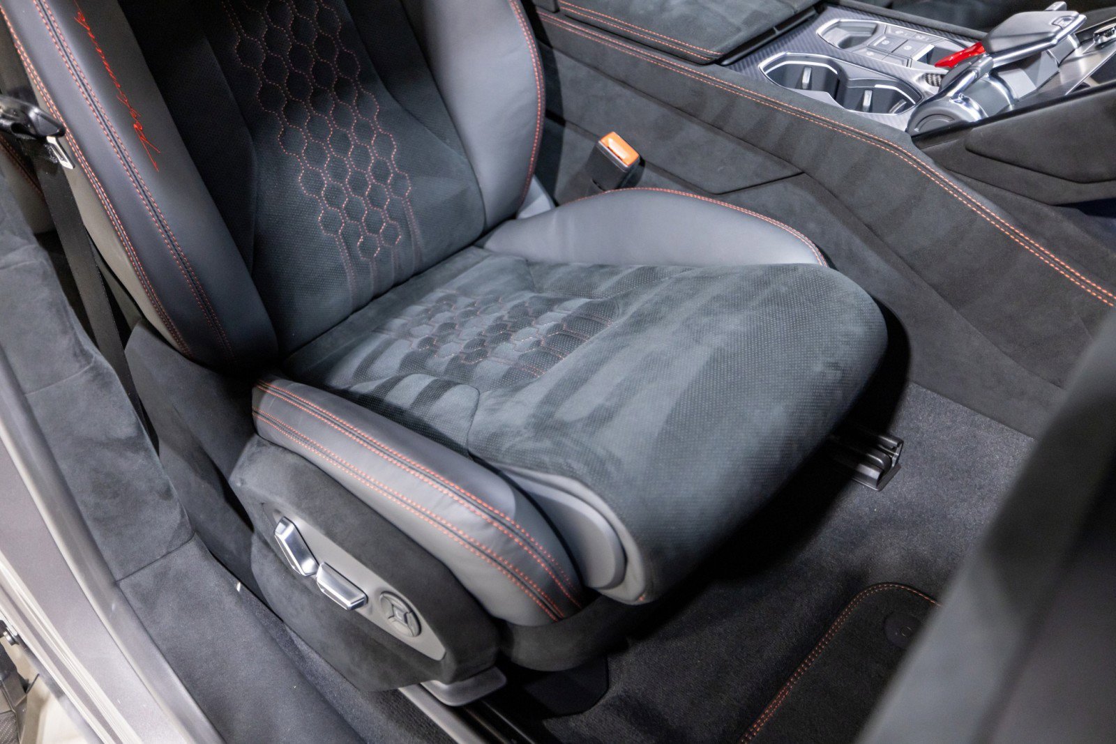 Used 2023 Lamborghini Urus Performante image 35