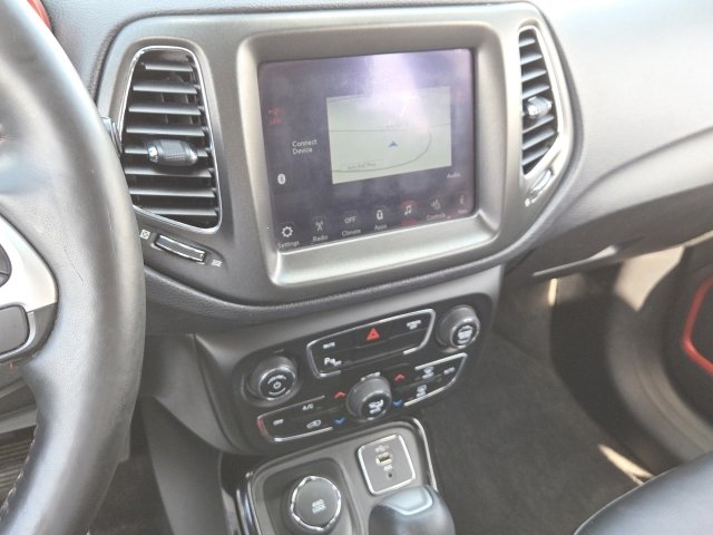 Used 2018 Jeep Compass Trailhawk w/ Navigation Group AWD/4WD image 19