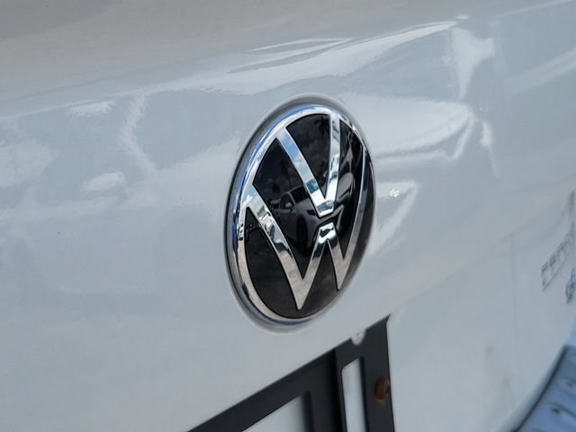 Used 2023 Volkswagen Jetta SE w/ Panoramic Sunroof Package FWD image 5