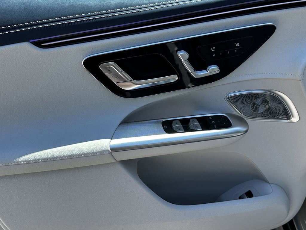 New 2026 Mercedes-Benz EQE 320 4MATIC SUV image 11