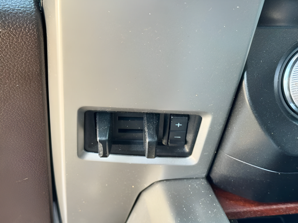 Used 2019 Ford F150 King Ranch w/ Equipment Group 601A Luxury AWD/4WD image 23