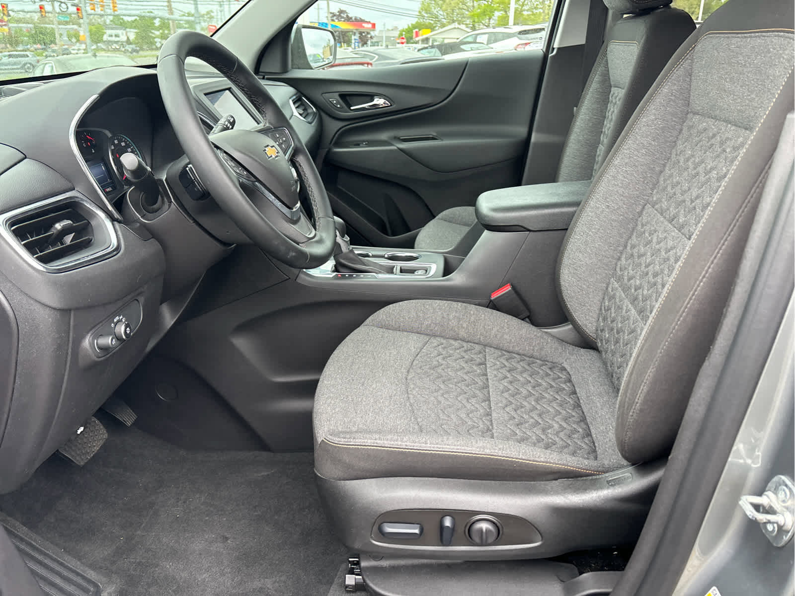 Certified 2024 Chevrolet Equinox LT w/ LPO, Floor Liner Package FWD image 9