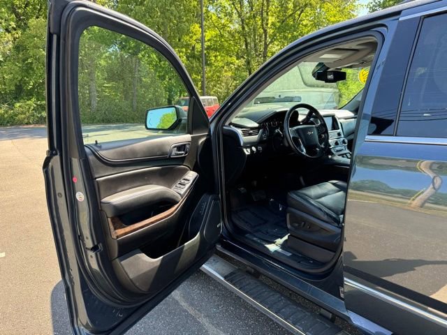 Used 2019 Chevrolet Tahoe LT w/ LT Signature Package AWD/4WD image 14