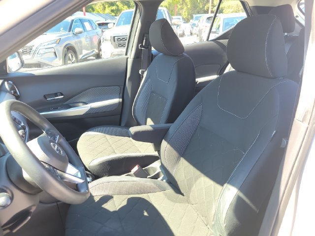 Used 2018 Nissan Kicks SV FWD image 19