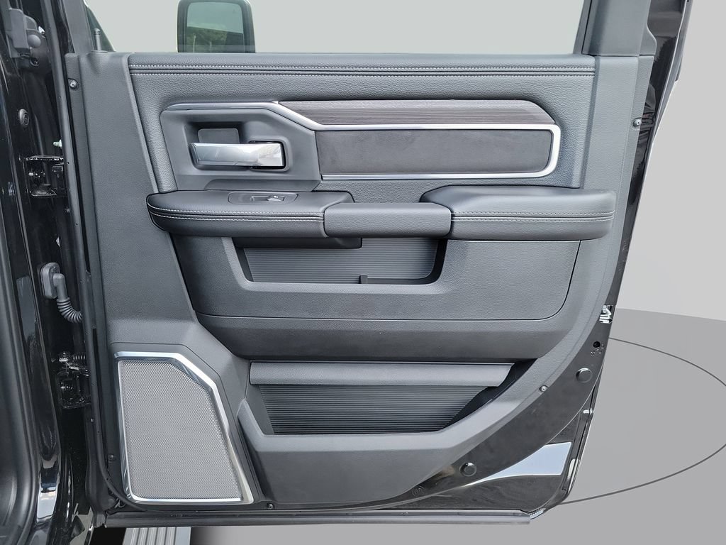 New 2026 RAM 2500 Laramie AWD/4WD image 37