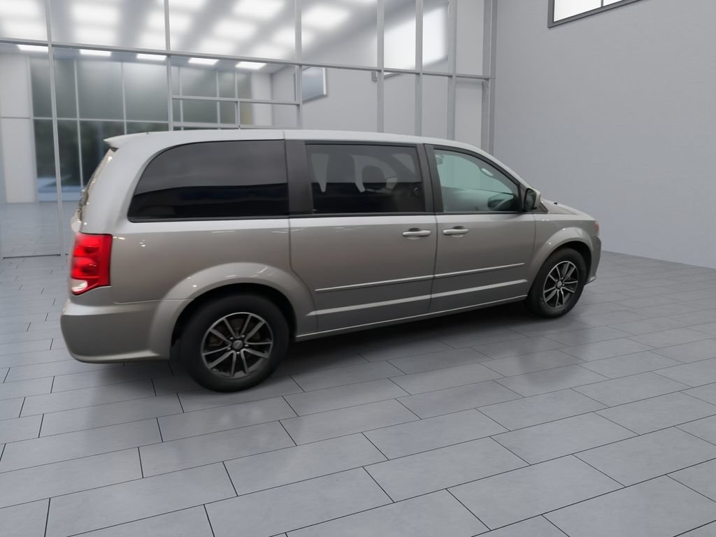 Used 2016 Dodge Grand Caravan SE FWD image 9