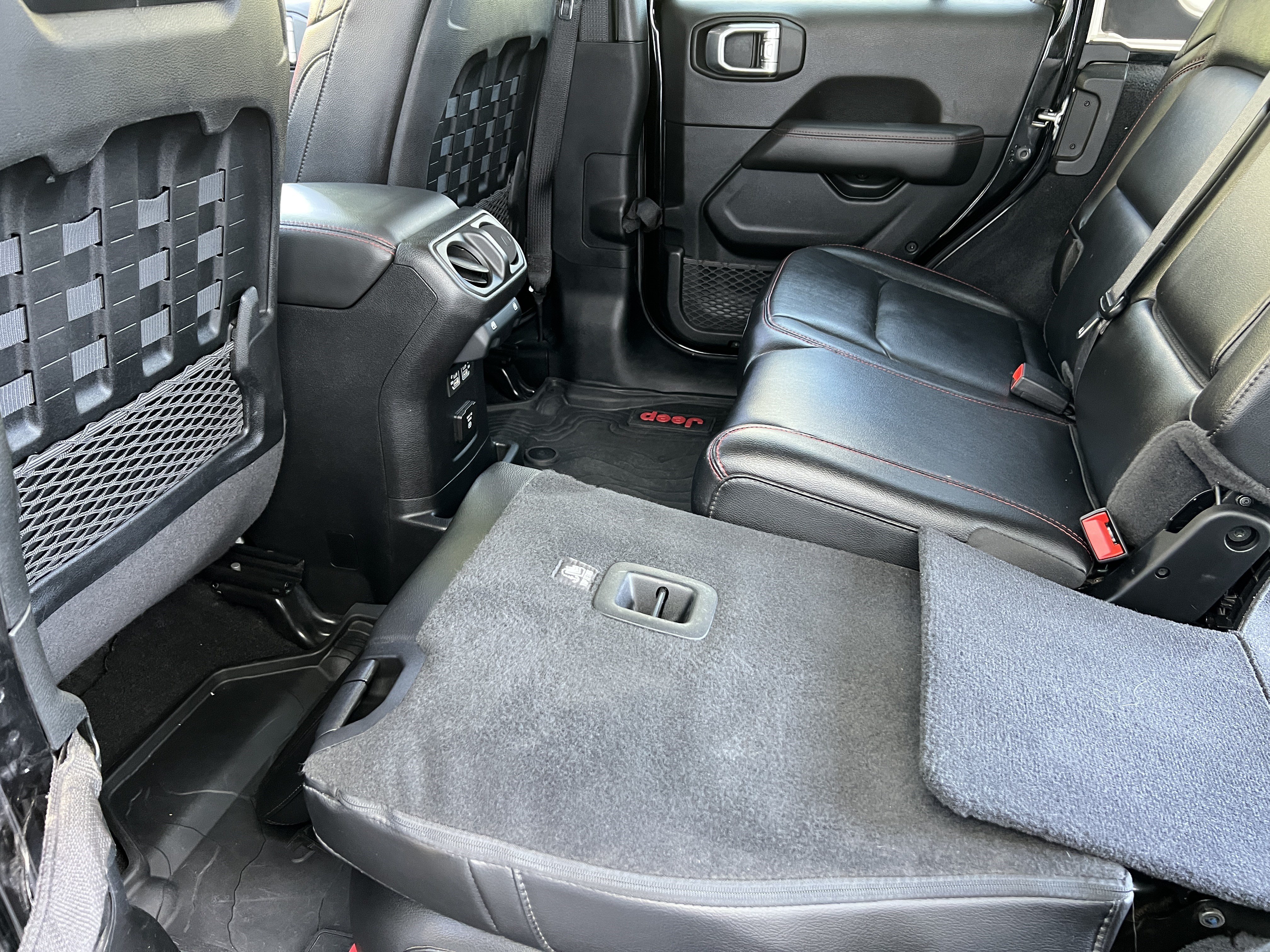 Used 2021 Jeep Wrangler Unlimited Rubicon w/ Uconnect 4C Nav & Sound Group AWD/4WD image 18