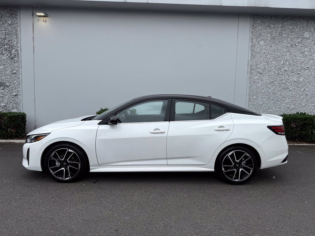 Certified 2025 Nissan Sentra SR FWD image 3
