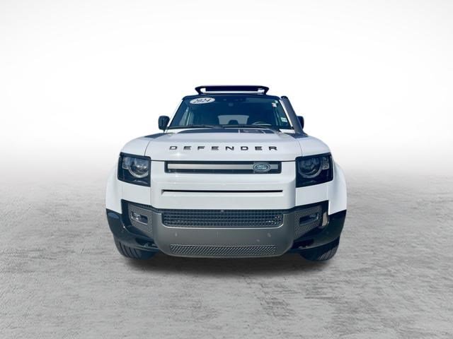 Used 2024 Land Rover Defender 110 X-Dynamic SE AWD/4WD image 2