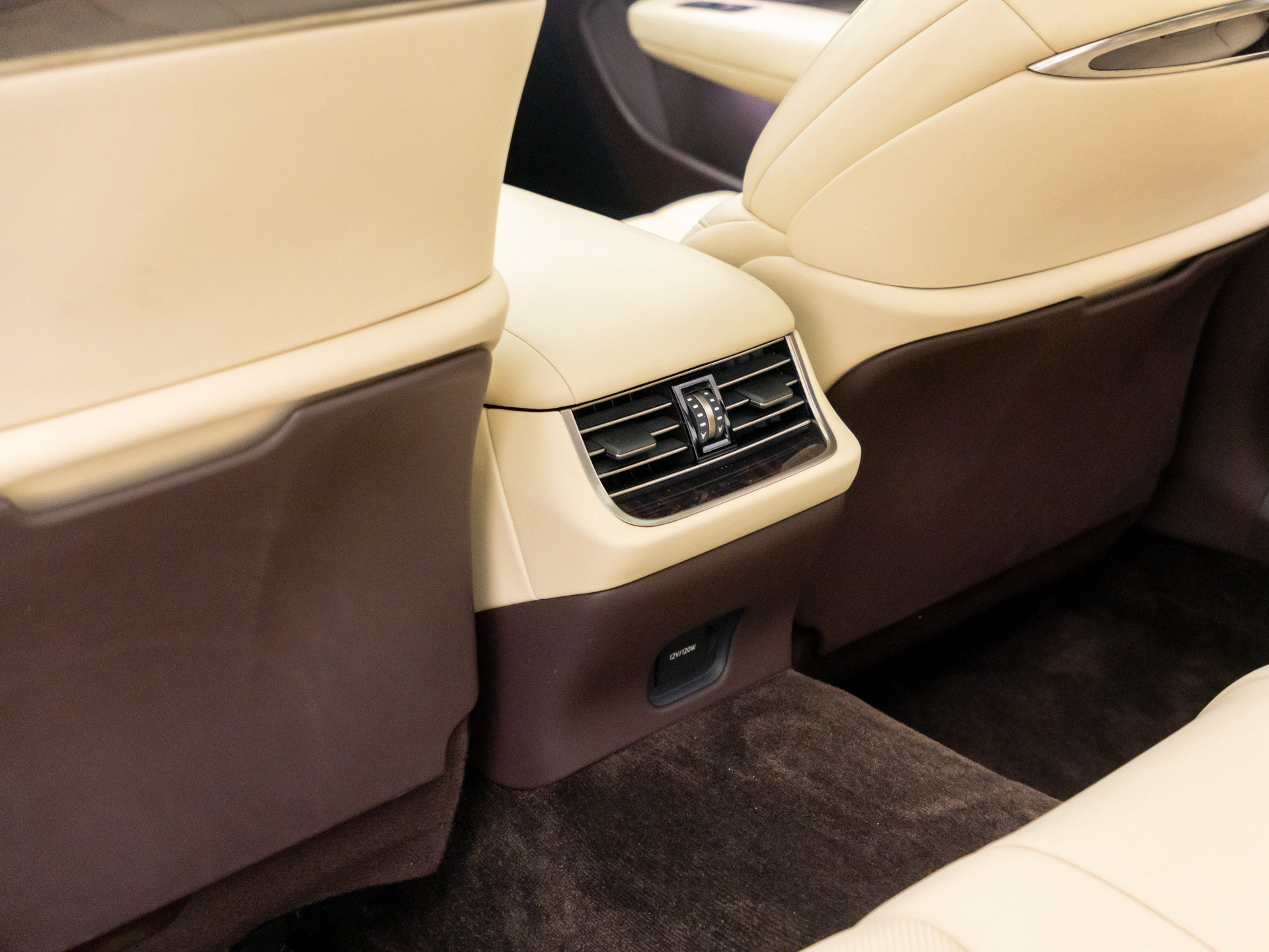Used 2020 Lexus LS 500 AWD w/ Interior Upgrade Package image 17