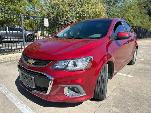 Used 2019 Chevrolet Sonic LT w/ Convenience Package image 2