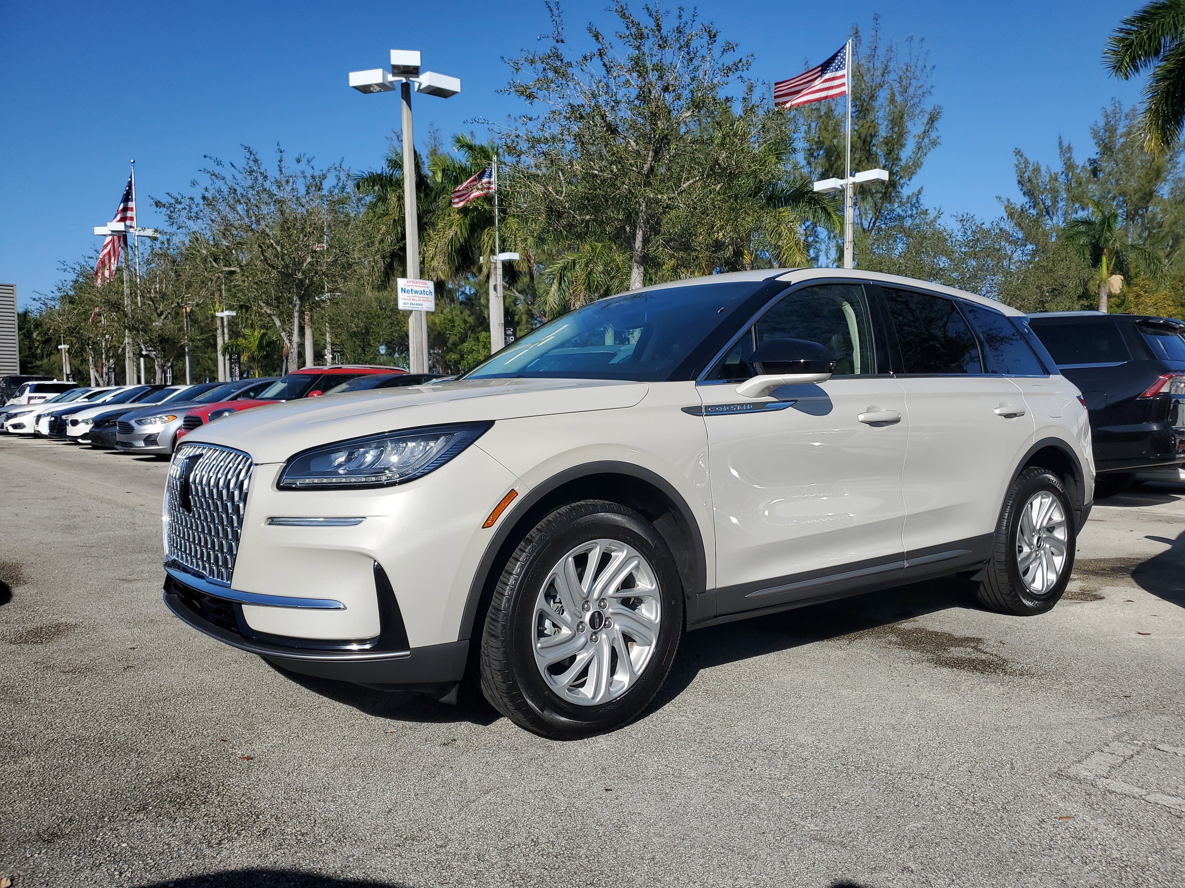 Certified 2024 Lincoln Corsair FWD image 3