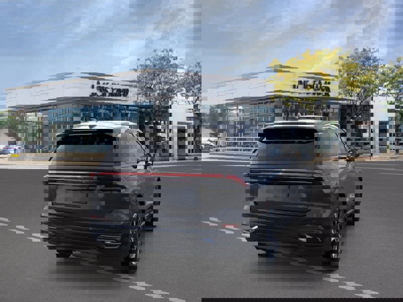 Used 2026 Lincoln Nautilus Premier w/ Equipment Group 102A image 8