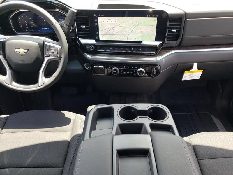 New 2026 Chevrolet Silverado 1500 LT w/ Convenience Package II AWD/4WD image 8