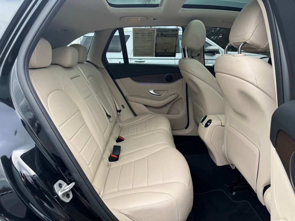 Used 2022 Mercedes-Benz GLC 300 4MATIC w/ Premium Package Lite image 19