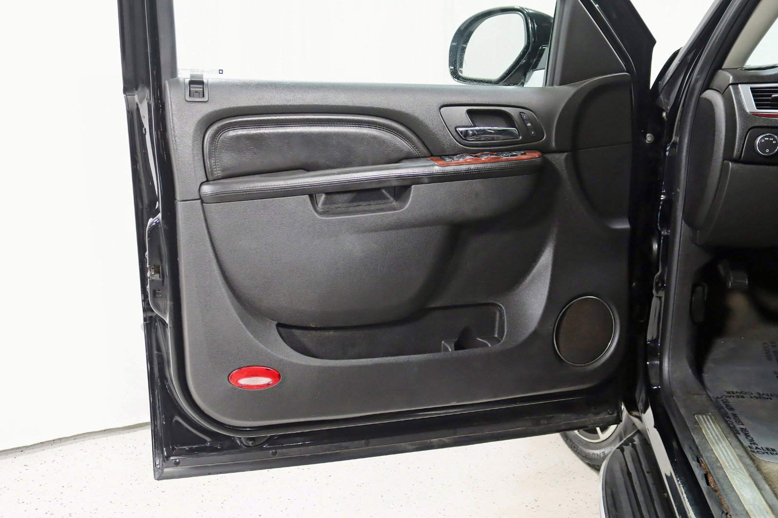Used 2011 Cadillac Escalade EXT AWD/4WD image 26