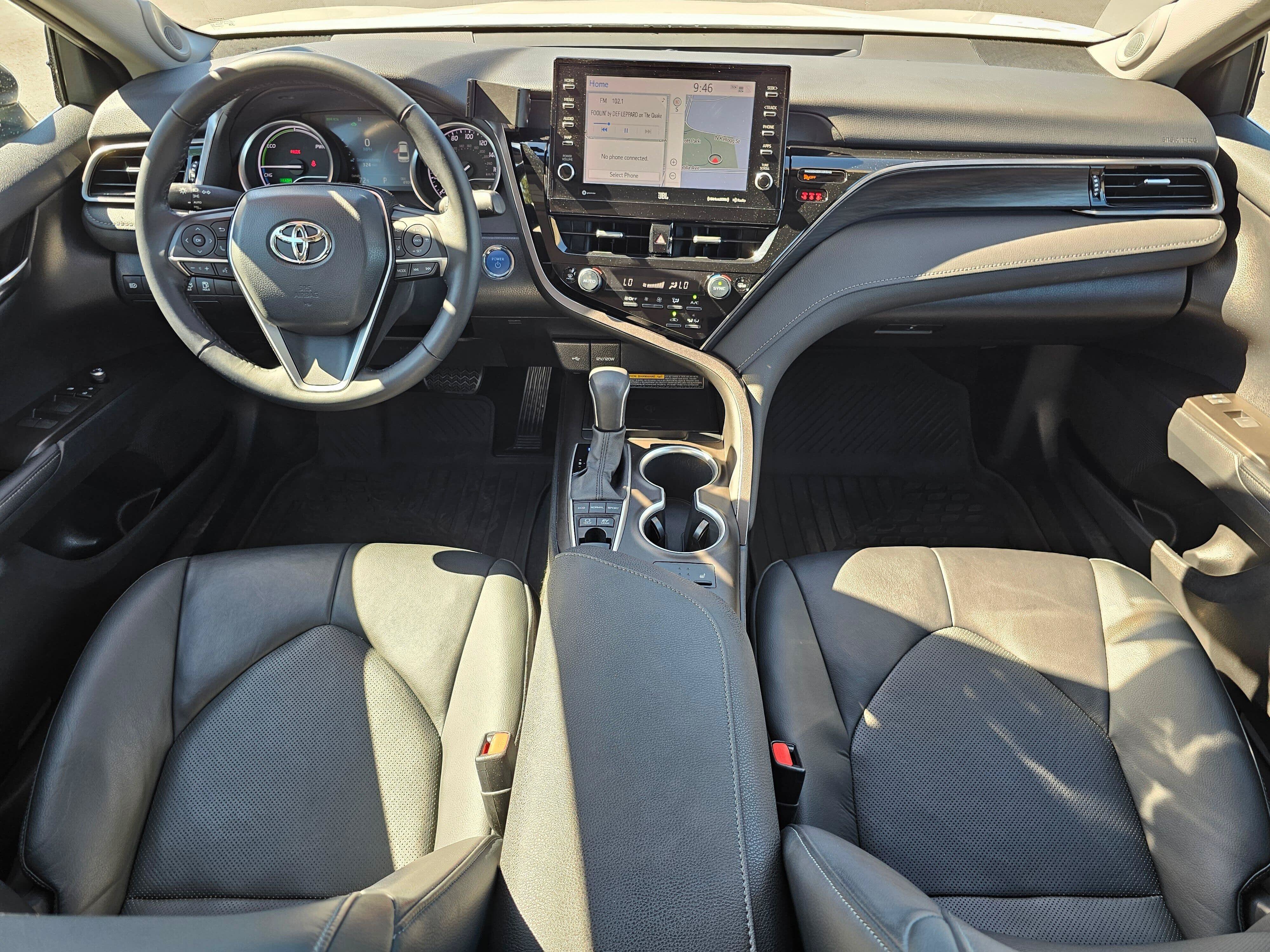 Used 2021 Toyota Camry XLE w/ Navigation Upgrade Package FWD image 15
