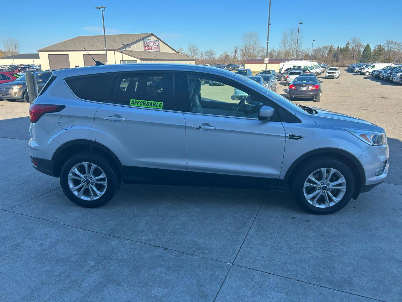 Used 2019 Ford Escape SE image 4