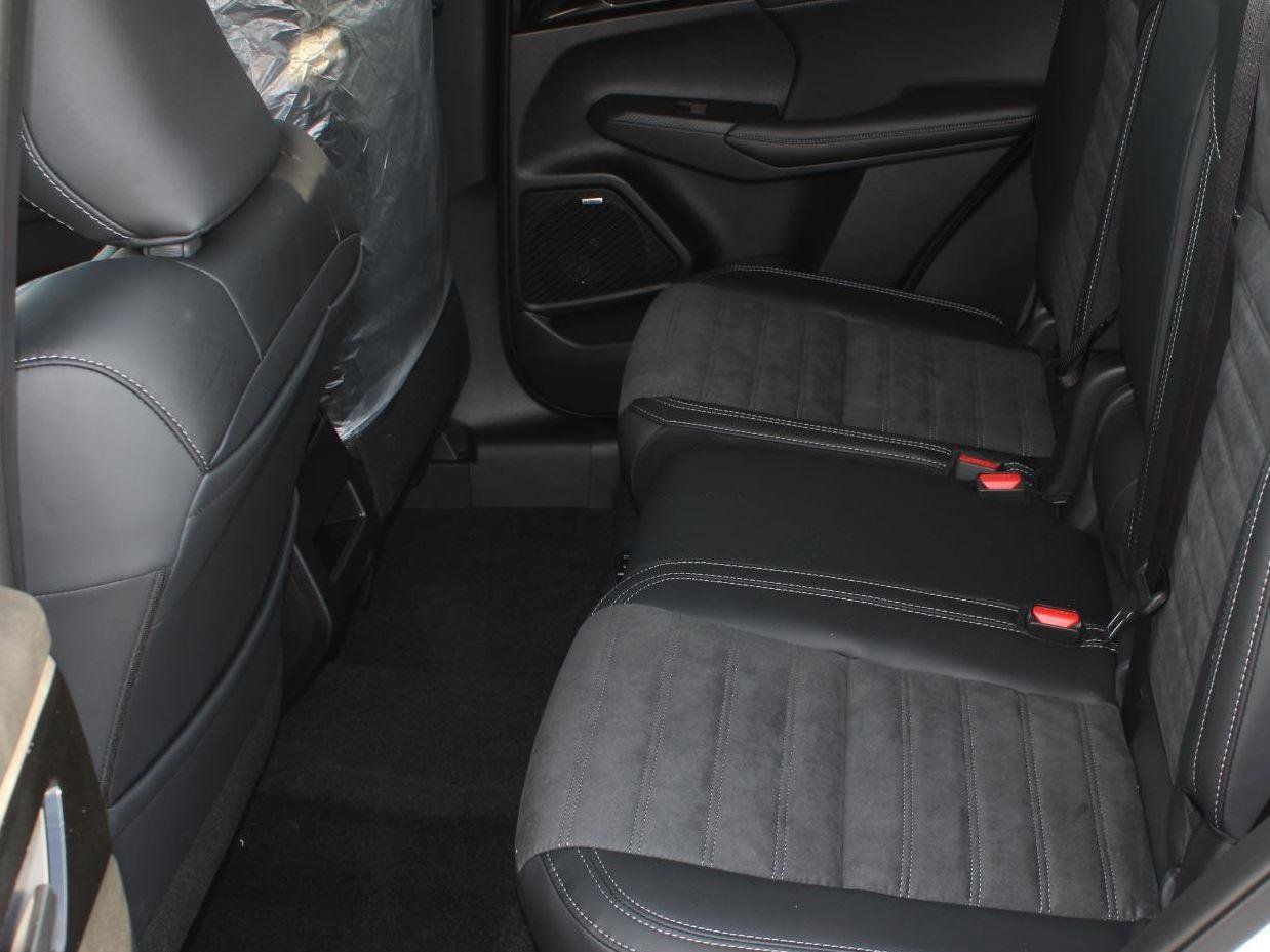 New 2026 Mitsubishi Outlander Trail Edition image 17