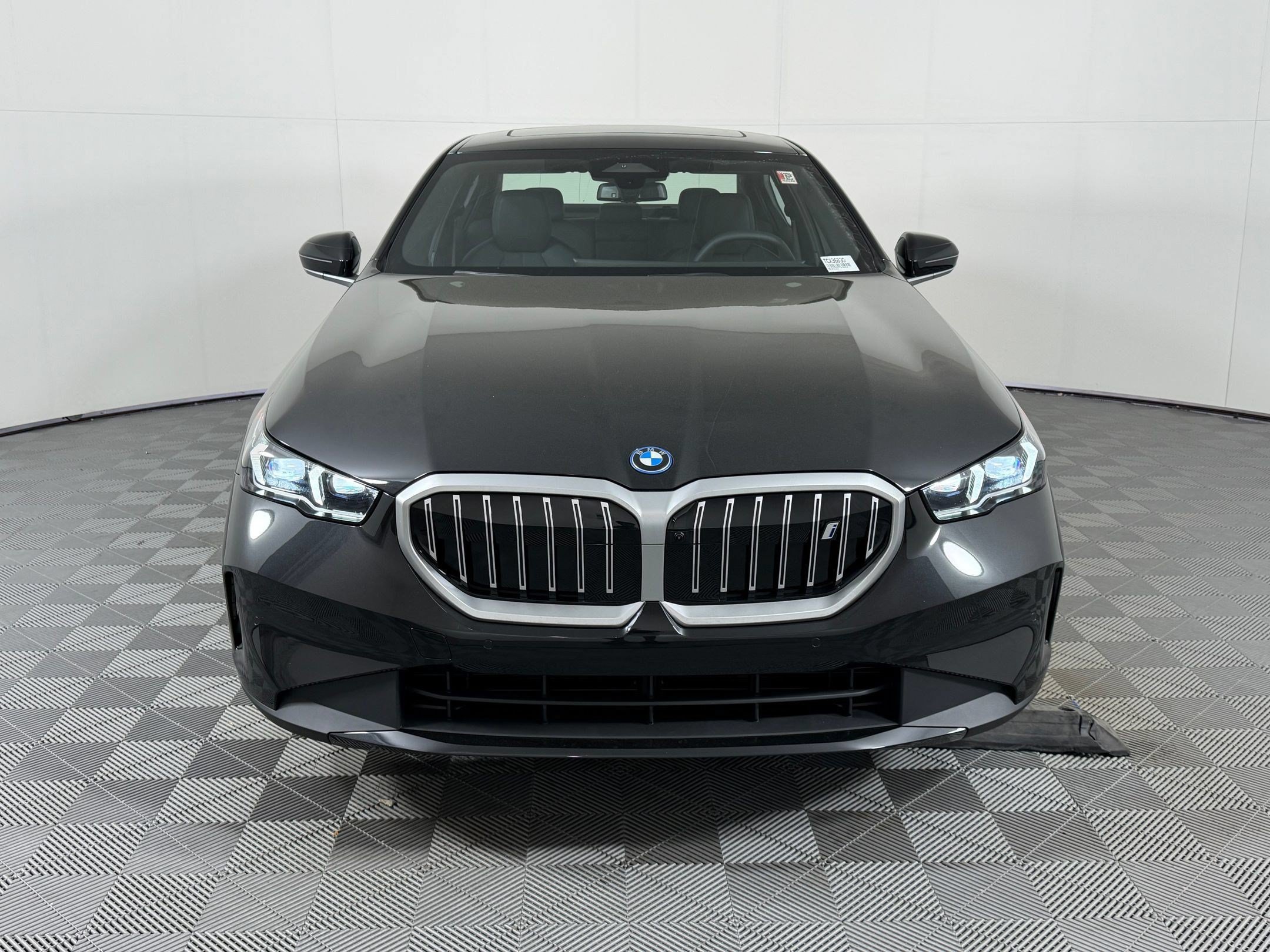 Used 2026 BMW i5 eDrive40 w/ Convenience Package RWD image 6